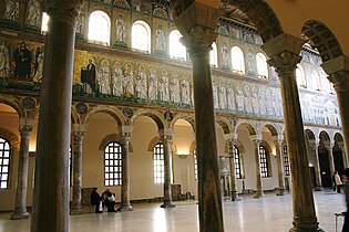 Intérieur de la basilique Sant'Apollinare nuovo (VIe siècle).