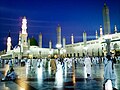 Джамията на Пророка в Медина, нощен изглед