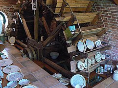 Caythorpe Mill waterwheel - geograph.org.uk - 1551421.jpg