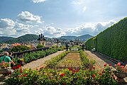 Rosengarten beim Schloss