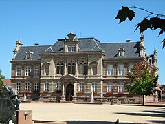 Le lycée.