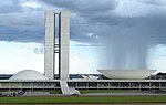 Edificio del Congreso brasileño con lluvia de fondo