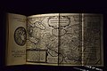 L'Histoire d'Alexandre le Grand par Quinte-Curce publiée à Leyde par les Elzevier en 1633 avec une carte dépliante représentant l'empire du roi macédonien.