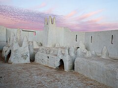 Mausolée de Cheikh Sidi Aissa.jpg