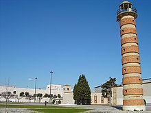 Un phare dans le quartier de la vie populaire