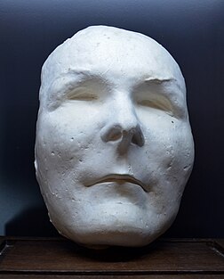 Le masque mortuaire du général Charette, exposé à l'Historial de la Vendée (Les Lucs-sur-Boulogne). (définition réelle 2 100 × 2 606)