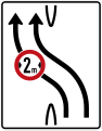 Zeichen 505-11 Überleitungstafel; Darstellung ohne Gegenverkehr und mit integriertem Zeichen 264 StVO außerhalb der Autobahn: zweistreifig nach links
