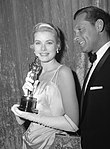 Grace Kelly med Oscar 1955.
