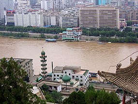 Vy över Lanzhou och Gula floden.