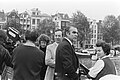 Q363653 Guy Hamilton derde van rechts, op 3 juli 1971 geboren op 16 september 1922 overleden op 20 april 2016