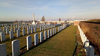 Rosières-en-Santerre, cimetière militaire britannique, extension du cimetière communal 2.jpg