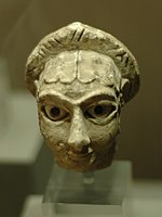 Cabeça humana calcária encontrada em Cafaja, no início da Dinástica II (c. 2700 a.C.)