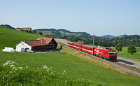 Die einzige Lok der Appenzeller Bahnen zwischen Waldstatt und Zürchersmühle