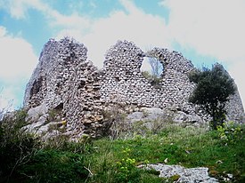 Ruínas de um castelo em Auriac