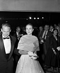 Grace Kelly anländer till Oscarsgalan 1956.