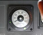 京王ATCの運転台の車内信号機、停止位置付近での5 km/hでの速度照査の状態