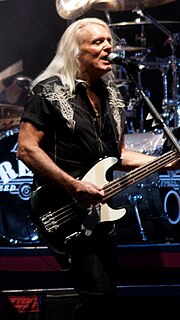 Thumbnail for File:REO Speedwagon 7.27.11 (Bruce Hall).jpg