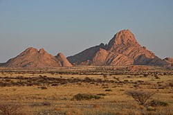 Erongon alueen maisemaa, Spitzkoppe