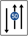 Zeichen 526-31 Fahrstreifentafel; Darstellung mit Gegenverkehr und mit integriertem Zeichen 275 StVO: zwei Fahrstreifen in Fahrtrichtung und ein Fahrstreifen in Gegenrichtung