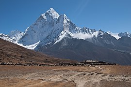 Ama Dablam, Nepal.jpg