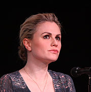 Anna Paquin jwe kòm Sookie Stackhouse