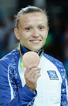 Nataliya Sinişin 2016-cı ildə Braziliyanın Rio-de-Janeyro şəhərində baş tutan XXXI Yay Olimpiya Oyunlarının bürünc medalına sahib olanda (18 avqust 2016-cı il)