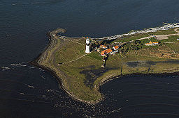 Ottenby fågelstation med Långe Jan.