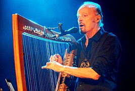 Alan Stivell en concert dans l'église de Boezinge en Belgique, fin 2014