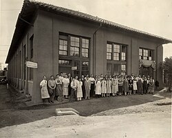 תמונה משנת 1929 של צוות הוצאת אוניברסיטת סטנפורד