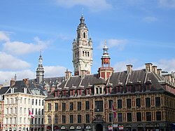 Grande Place med børsen og klokketårn i Lille