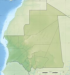 Mapa konturowa Mauretanii, blisko centrum na lewo znajduje się czarny trójkącik z opisem „Ben Amera”