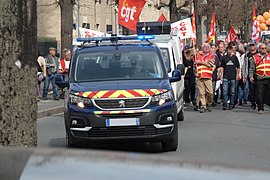 Peugeot Rifter de la gendarmerie.jpg