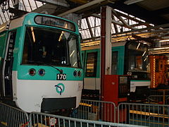 Ateliers de Choisy - MF 77 MF 88 et train de travaux.JPG