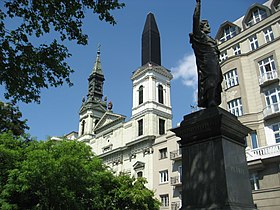 Ο ιστορικός ελληνορθόδοξος Ναός Κοιμήσεως της Θεοτόκου Βουδαπέστης , που ανεγέρθηκε το 1801 με δαπάνες Ελλήνων ομογενών ευεργετών και δόθηκε αντικανονικά στην δικαιοδοσία του Πατριαρχείου Μόσχας το 1951.