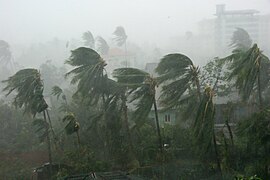 Шторм під час циклону