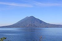 Volcán Atitlán y Volcán Toliman.