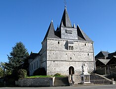 L'église fortifiée.