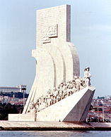 Monumento a los Descubrimientos (1960), del arquitecto José Ângelo Cottinelli Telmo y el escultor Leopoldo de Almeida.