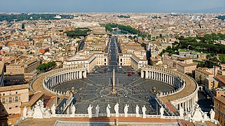 St Peter's Square, Vatican City - April 2007.jpg