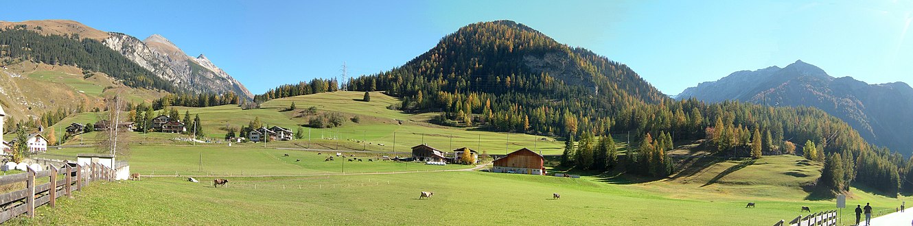 Loop deployment above Bergün Schleifenentwicklung oberhalb Bergün