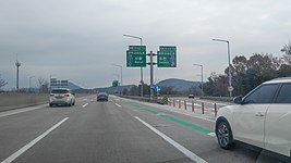 Biển báo nhánh 1 trên Đường cao tốc Pyeongtaek–Jecheon (Hướng Jecheon)