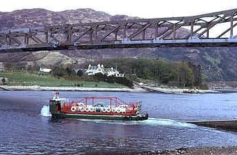 Ballachulish-fergen i 1975, broen var snart ferdigbygget