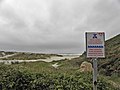 Acceso á praia do Rostro, ao norte da parroquia de Sardiñeiro.