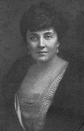 Portrait photo of Mary Roberts Rinehart