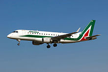 Un Embraer E-175 di Alitalia.