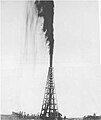 Le « geyser du capitaine Lucas » (1901) à Spindletop Hill, au sud de Beaumont (Texas).