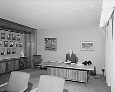 Einar Gerhardsen på plass i sitt nye kontor i regjeringsbygningen 11. februar 1959 Foto: Leif Ørnelund 1959