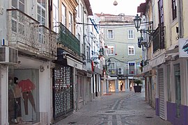 Calle comercial en el centro de Setúbal.