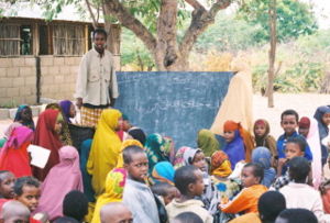 Crianças somalis numa escola em Dadaabe