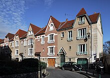 Photographie en couleur de maisons.